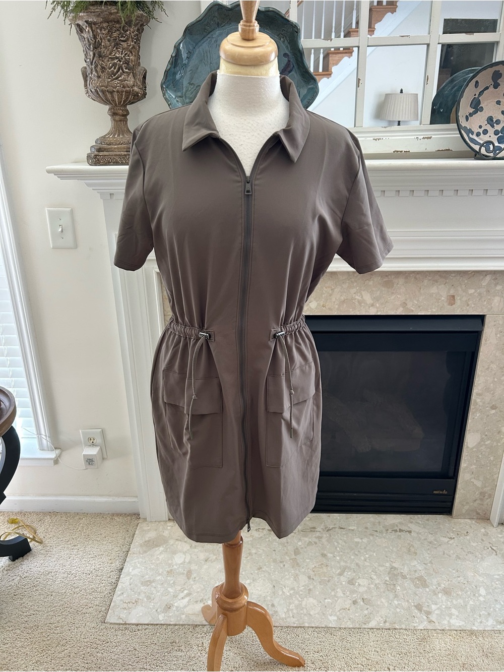 Beyond Yoga Neutral Zip Hoodie Jacket in Taupe - Picture 2 of 9